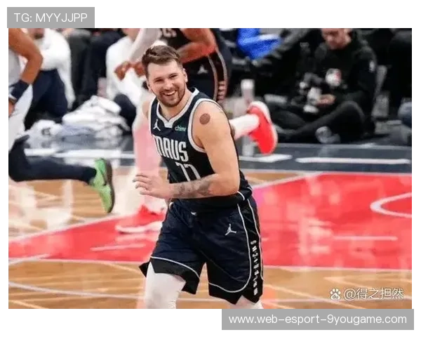 东契奇精彩传球助攻队友得手，独行侠团队配合更默契