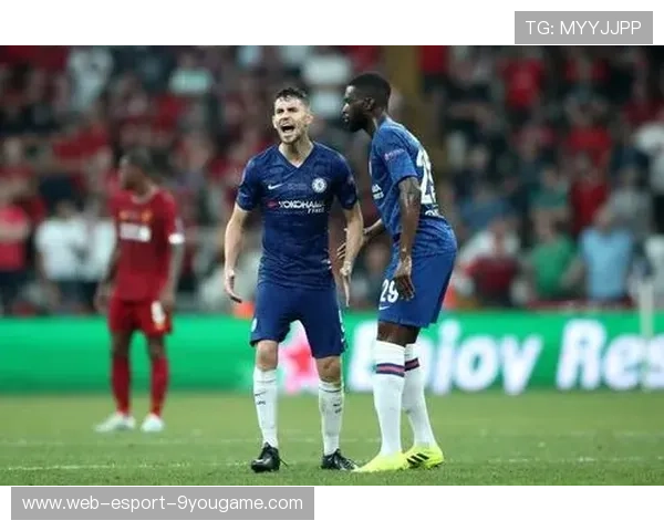 切尔西中路突破配合翻开局面，若日尼奥门前补射